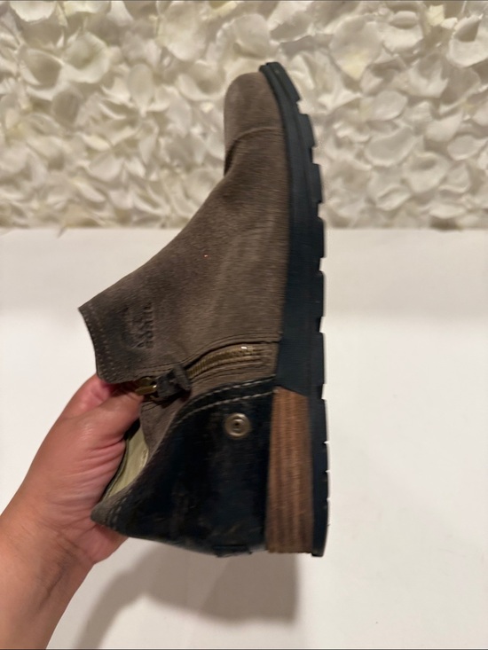 Sorel Men\'s Taupe Suede Chukka Boots main image 4